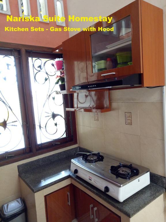 Nariska Suite Homestay Джокьякарта Экстерьер фото